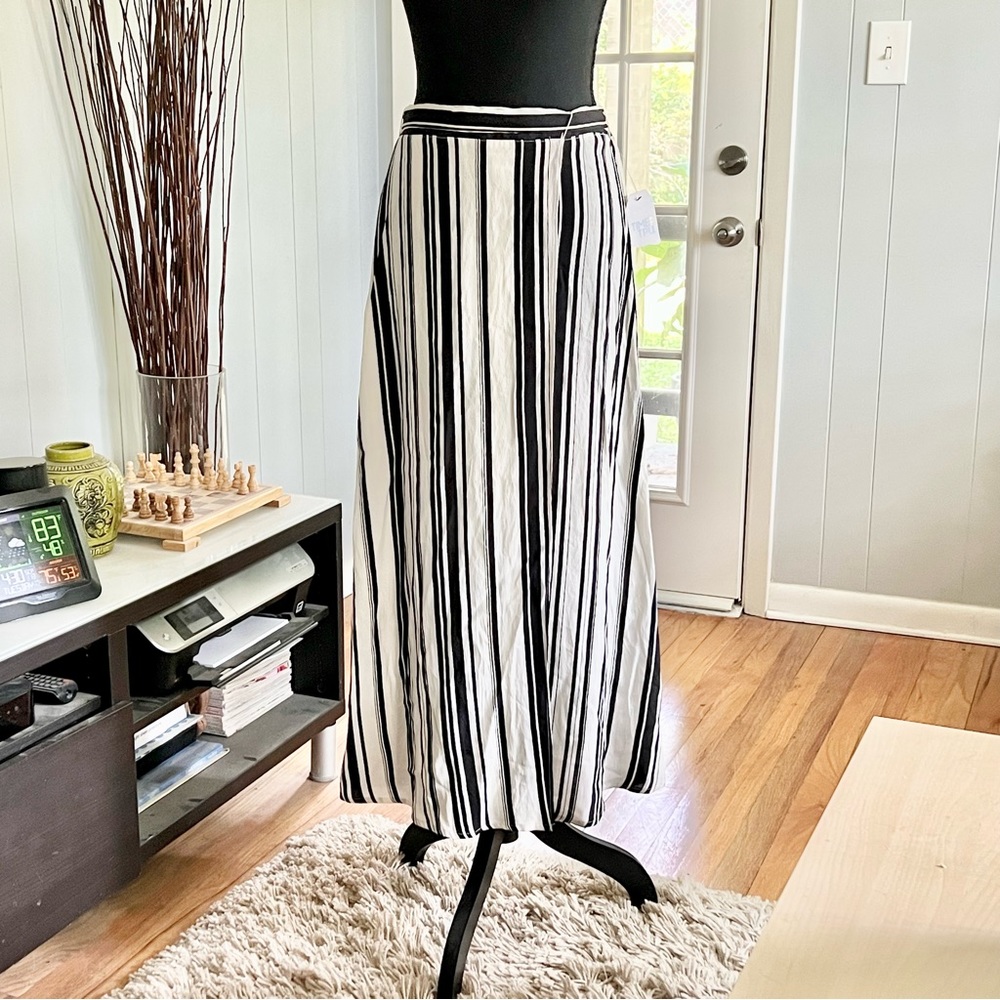 Time and Tru black and white striped maxi skirt size Small